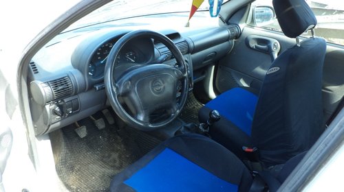 Dezmembrez Opel Corsa1,5 D an 95