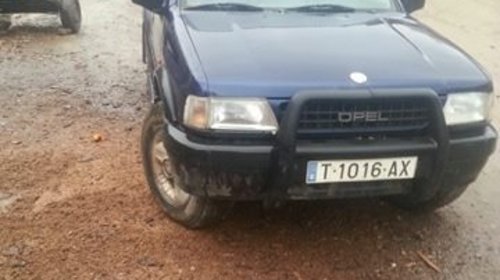 Dezmembrez Opel Frontera 1998