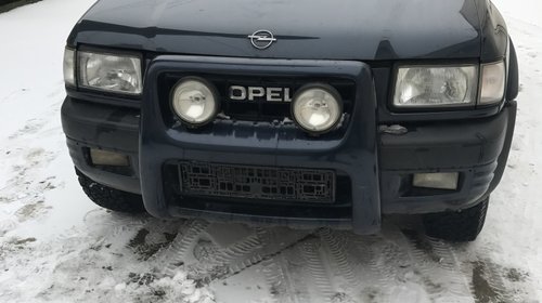 Dezmembrez Opel Frontera 2.2i din 2001