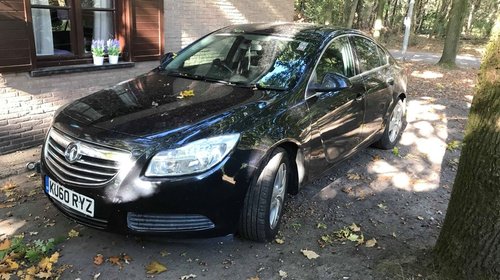 Dezmembrez opel insignia 2011