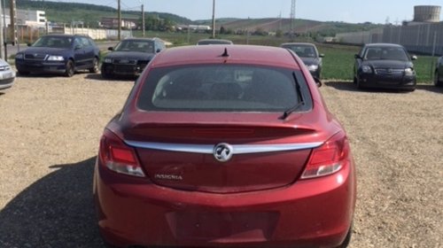 Dezmembrez Opel insignia rosu 1,8benzina an 2009