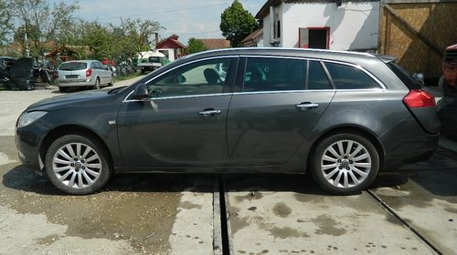 Dezmembrez Opel Insignia Sports Tourer , 2009