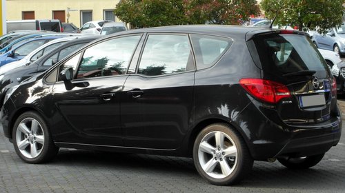 Dezmembrez Opel Meriva 1.4 i turbo 2011