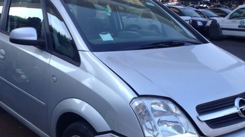 Dezmembrez Opel Meriva 2004