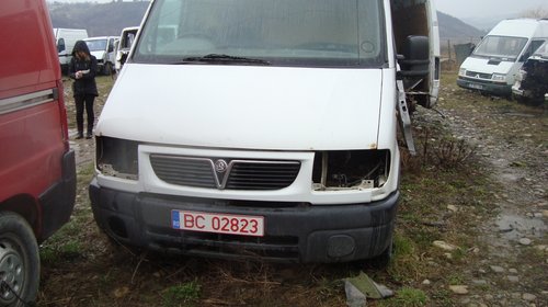 Dezmembrez Opel Movano 2000 2.5 tdi