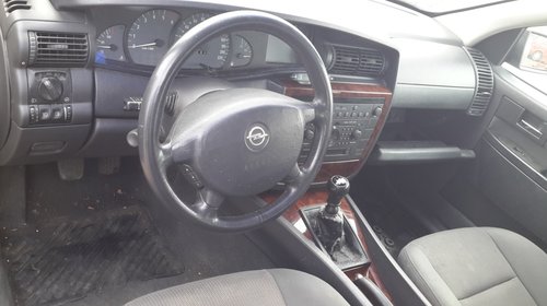 Dezmembrez opel omega 2.2 dti 2002