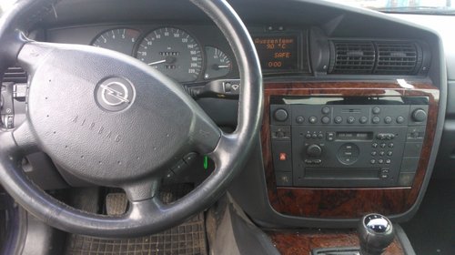 Dezmembrez Opel Omega