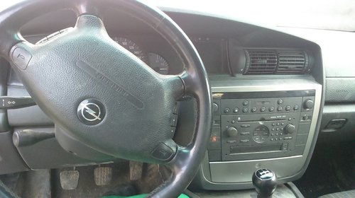 Dezmembrez Opel Omega