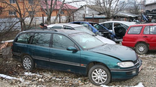 Dezmembrez Opel Omega