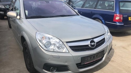 Dezmembrez Opel Signum hatchback 1,9 CDTI (F4