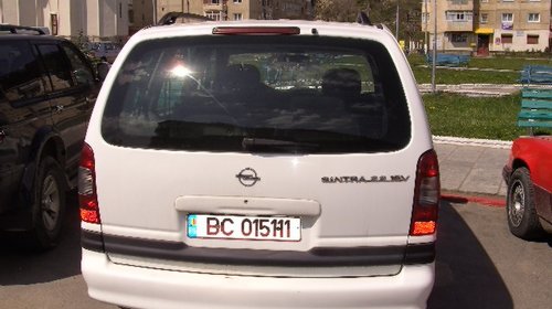 Dezmembrez Opel Sintra 2,2 diesel ,benzina