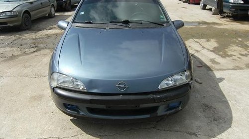 Dezmembrez OPEL TIGRA din 1997 (1.4 B) (66 kw