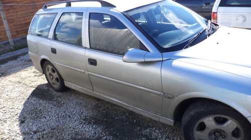 Dezmembrez Opel Vectra 1.8 benzina an 2000