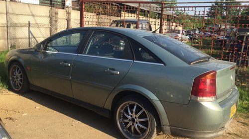 Dezmembrez Opel Vectra 2.2 CDTI 2005