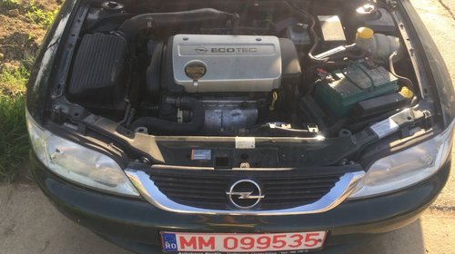 Dezmembrez Opel Vectra 2.2 CDTI 2005