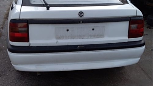 Dezmembrez Opel Vectra A 1,8 i