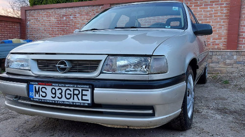 Dezmembrez Opel Vectra a facelift an 1992 1.6