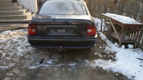 Dezmembrez Opel Vectra A