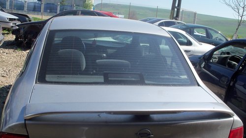 Dezmembrez opel vectra b 1.6 16V