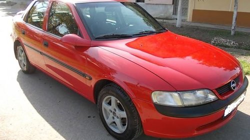 Dezmembrez Opel Vectra B 1.6 benzina 8v