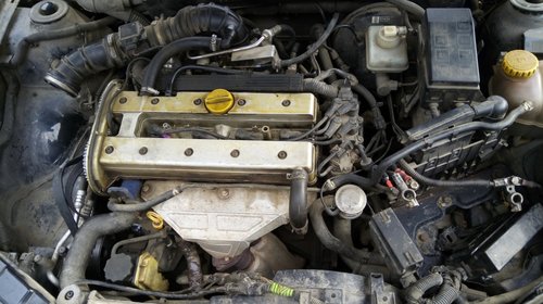 Dezmembrez Opel Vectra B 1,8 benzina si 2.0 dtl