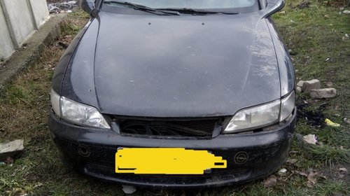 Dezmembrez Opel Vectra B 1,8 benzina si 2.0 dtl