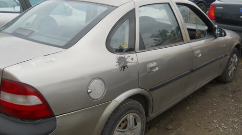 Dezmembrez Opel Vectra B 1997 4 USI 1,8 16 V