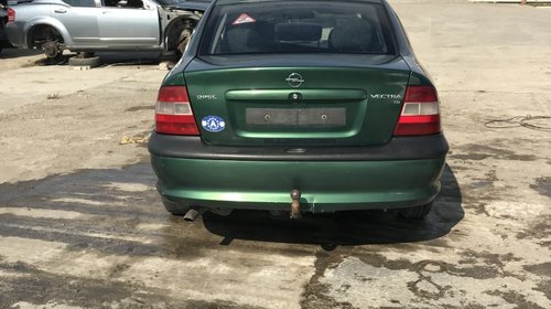 Dezmembrez Opel Vectra B 1997 limuzina 1700