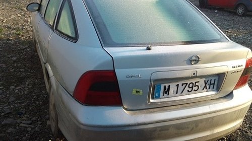 Dezmembrez Opel Vectra B 2 0i 16v An 2001