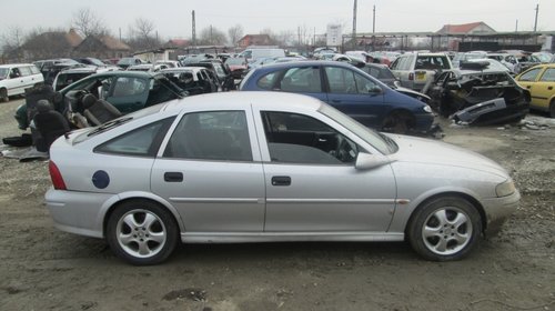 Dezmembrez Opel Vectra B 2.0TDI din 2001