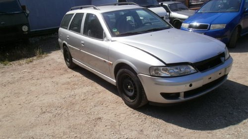 Dezmembrez Opel Vectra B 2.2 DTI