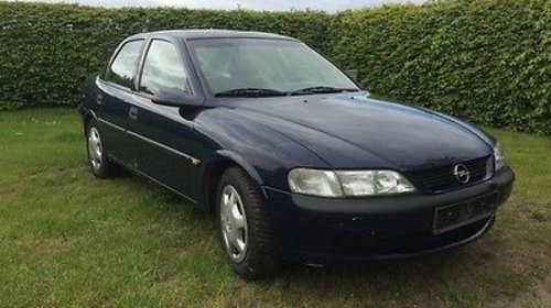 Dezmembrez Opel Vectra B an 1997