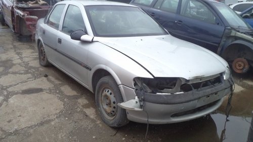 Dezmembrez Opel Vectra B an 1999, motor 1995 