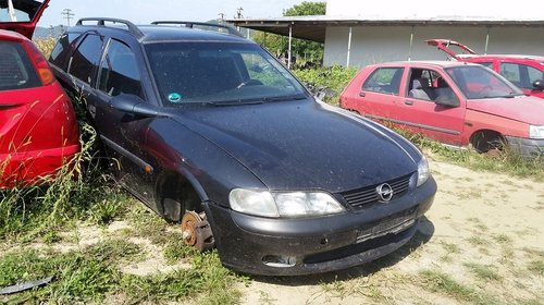 Dezmembrez Opel Vectra B, an 2000, 1.8 benzina