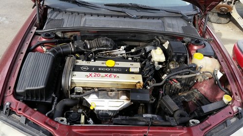 Dezmembrez Opel Vectra B berlina, an 2000, 2000 benzina