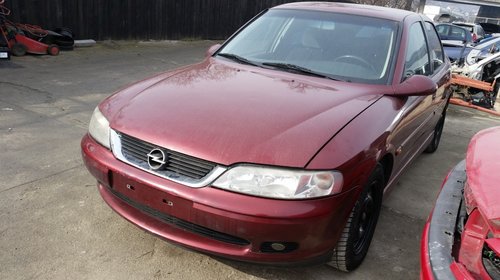 Dezmembrez Opel Vectra B berlina, an 2000, 2000 benzina