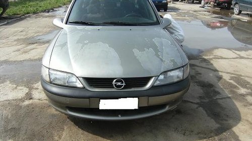 Dezmembrez OPEL VECTRA B break din 1998 (1.6 