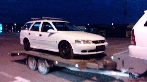 Dezmembrez opel vectra b break motor 2.0 dies