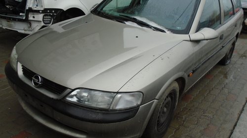 Dezmembrez Opel Vectra B Caravan, 1.6 benzina