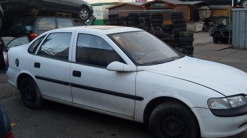 Dezmembrez Opel Vectra B din 1998, 2.0 b