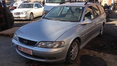 Dezmembrez Opel Vectra B, Facelift-Combi, 2.0