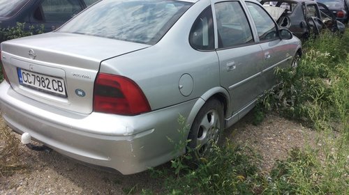 Dezmembrez Opel Vectra B sedan 2.0 dti