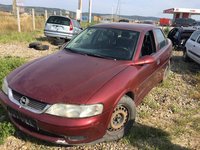 Dezmembrez Opel Vectra B