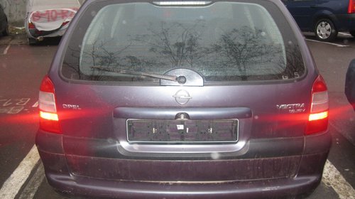 Dezmembrez Opel Vectra B1 1.6 16v 101CP