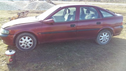 Dezmembrez Opel Vectra B1 1,7