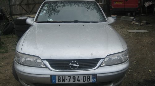 Dezmembrez Opel Vectra B2 2.0 DTH 101cp