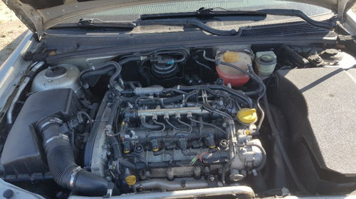 Dezmembrez Opel Vectra C 1.9 cdti Bara spate haion grila trager radiator apa ac intercooler
