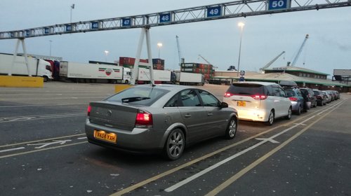 Dezmembrez Opel Vectra C 1.9CDTI 2004