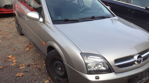 Dezmembrez Opel Vectra C 2.2 DTI