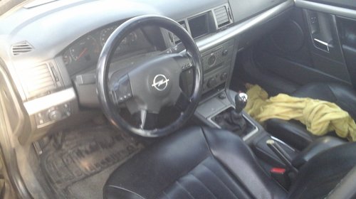 Dezmembrez Opel Vectra C 2004 berlina 2.2 dti